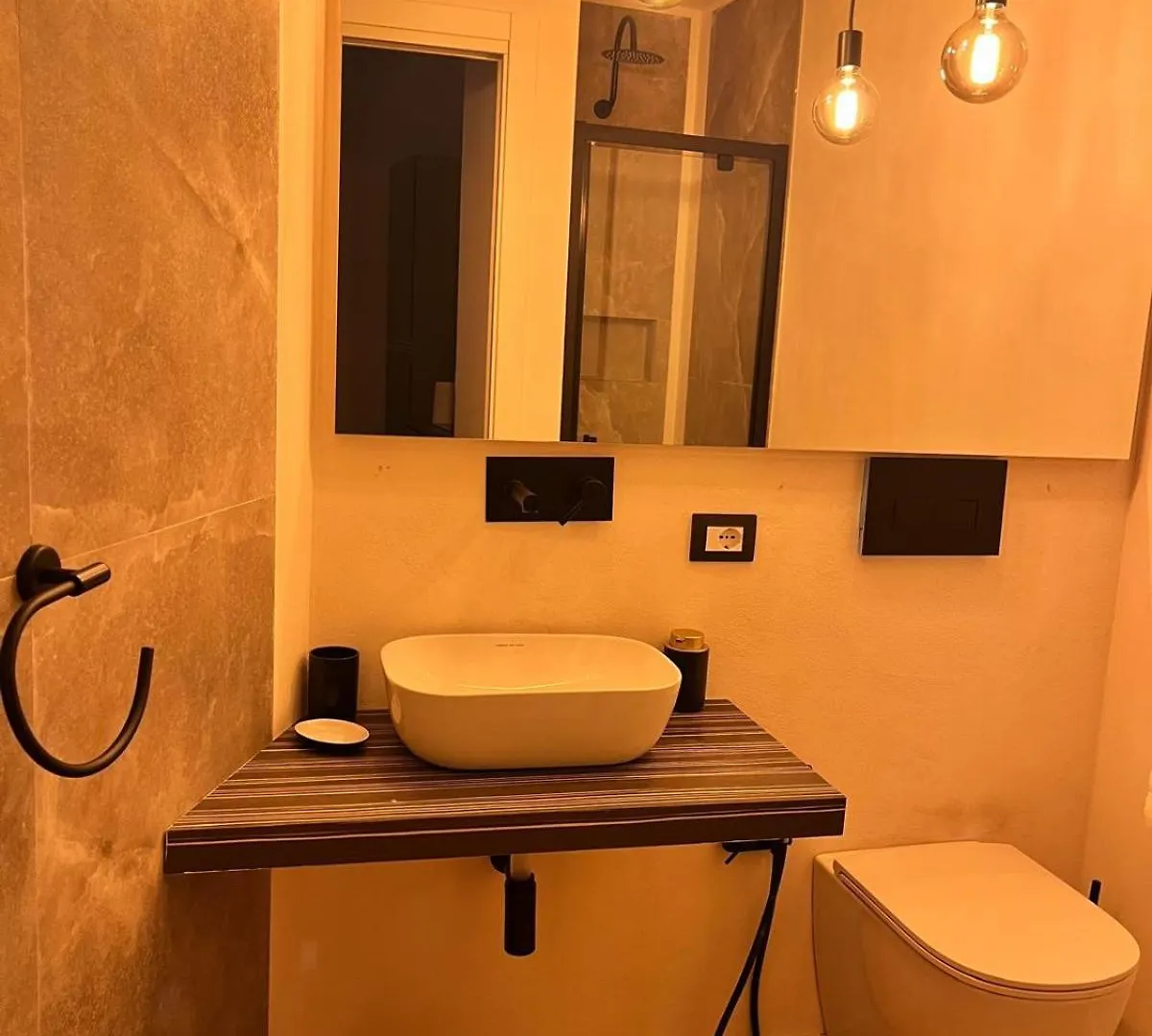 Guest house Raisi Suites & Apartment Catania Italy
